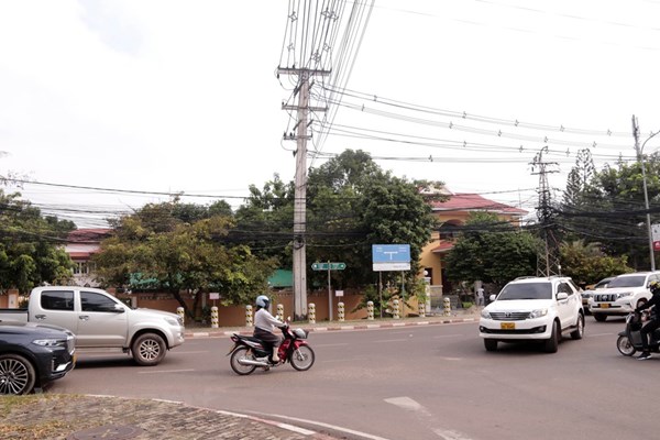 Thấy gì từ văn hóa tham gia giao thông của người dân Lào? - Anh 2