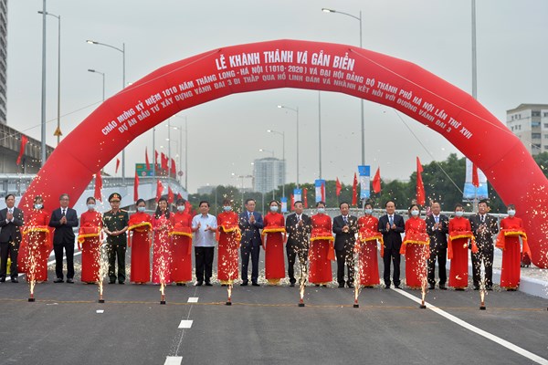 Hà Nội: Thông xe cầu vượt bắc qua hồ Linh Đàm - Anh 2
