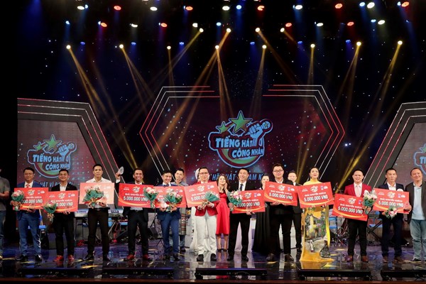 Trần Ngọc Đỉnh đoạt quán quân Tiếng hát công nhân 2020 - Anh 6