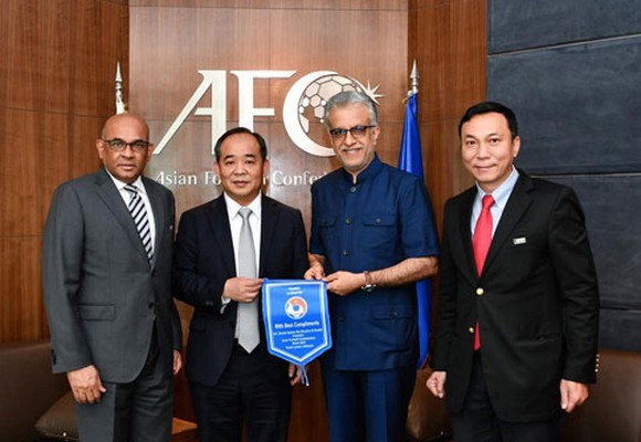 Chủ tịch FIFA, Chủ tịch AFC và Chủ tịch AFF gửi thư chúc mừng Chủ tịch LĐBĐVN Lê Khánh Hải - Anh 2