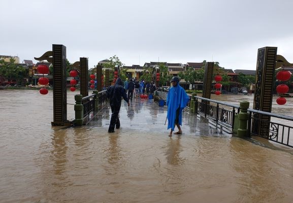 Quảng Nam: Tập trung khắc phục hậu quả mưa lũ, ứng phó với áp thấp nhiệt đới - Anh 3