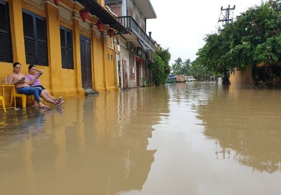 Quảng Nam: Tập trung khắc phục hậu quả mưa lũ, ứng phó với áp thấp nhiệt đới - Anh 1