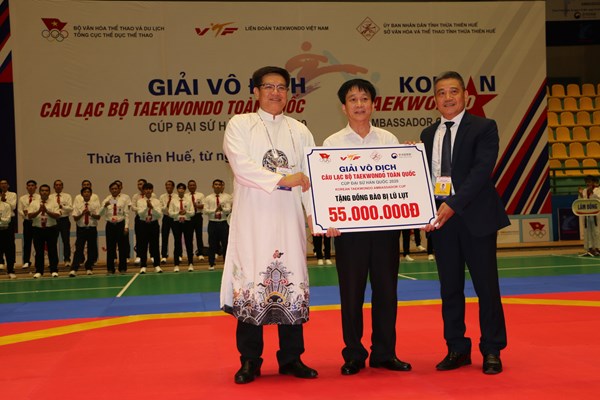 Hơn 730 VĐV dự giải vô địch Taekwondo tranh cúp Đại sứ Hàn Quốc - Anh 4
