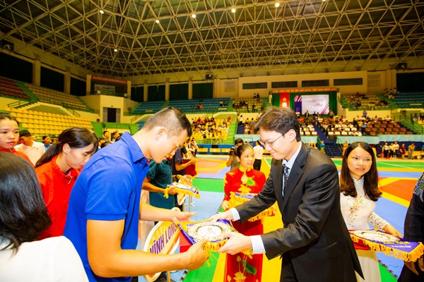 Hơn 730 VĐV dự giải vô địch Taekwondo tranh cúp Đại sứ Hàn Quốc - Anh 2