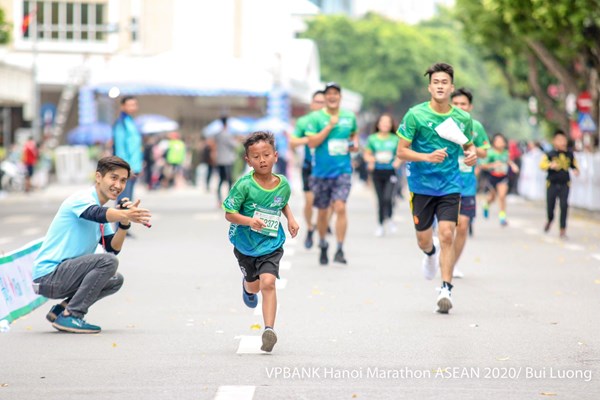 Truyền thông điệp “Việt Nam – điểm đến an toàn” qua Giải VPBank Hanoi Marathon ASEAN 2020 - Anh 3