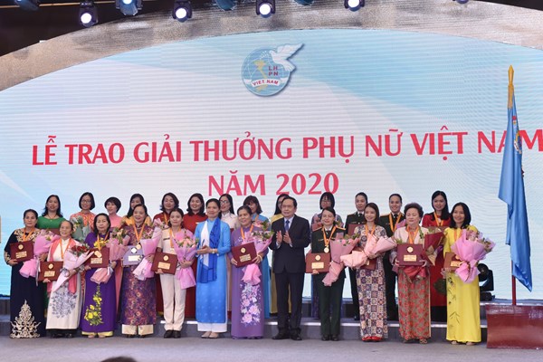 Hội Liên hiệp Phụ nữ Việt Nam đón nhận Huân chương Lao động hạng Nhất - Anh 3