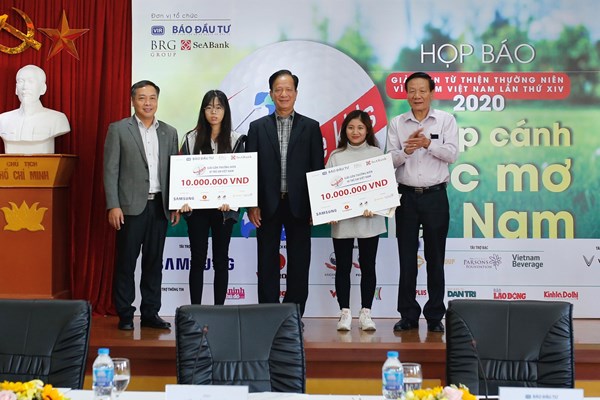 Giải Golf vì trẻ em Việt Nam hướng về miền Trung - Anh 1