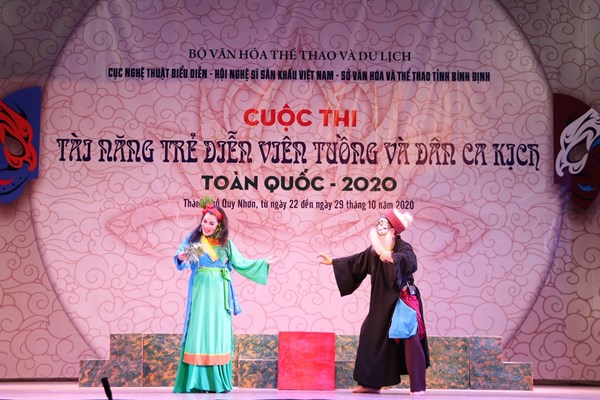 Cuoc thi Tai nang tre dien vien Tuong va Dan ca kich toan quoc: Quyen gop ung ho dong bao mien Trung - Anh 7