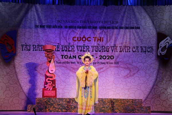 Cuoc thi Tai nang tre dien vien Tuong va Dan ca kich toan quoc: Quyen gop ung ho dong bao mien Trung - Anh 6