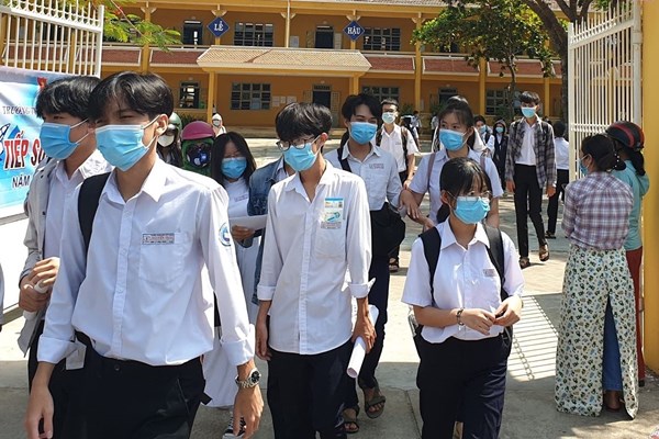 Quảng Nam cho học sinh nghỉ 2 ngày để phòng tránh bão số 9 - Anh 1