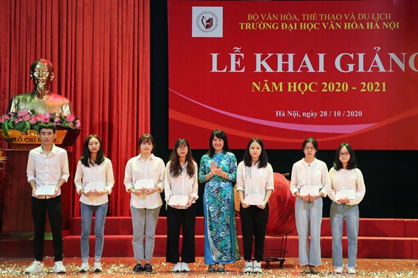 Bộ trưởng Nguyễn Ngọc Thiện: Đẩy mạnh quảng bá, khẳng định thương hiệu Trường Đại học Văn hóa Hà Nội - Anh 9