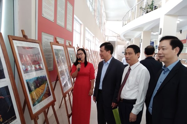 Triển lãm ảnh và tư liệu trong cộng đồng ASEAN tại Thanh Hóa - Anh 1