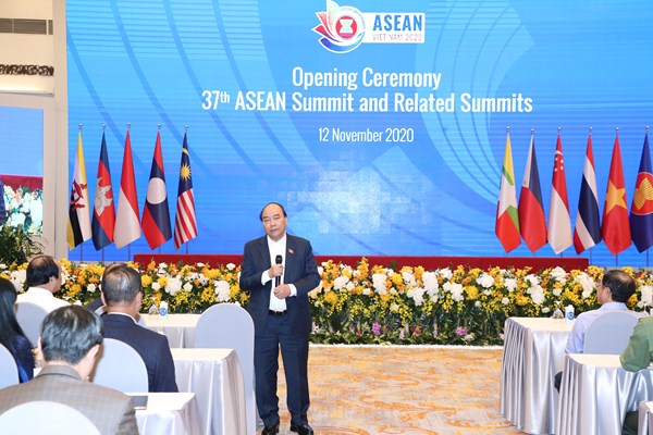 Thủ tướng Nguyễn Xuân Phúc kiểm tra công tác chuẩn bị Hội nghị Cấp cao ASEAN 37 - Anh 7