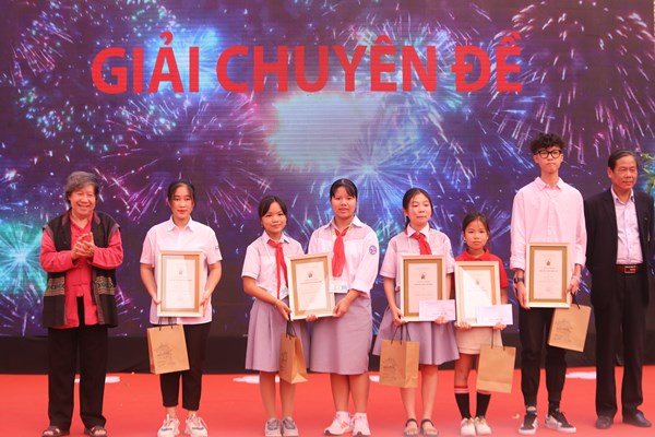 Tổng kết và trao giải cuộc thi sáng tác về thầy giáo Chu Văn An - Anh 3