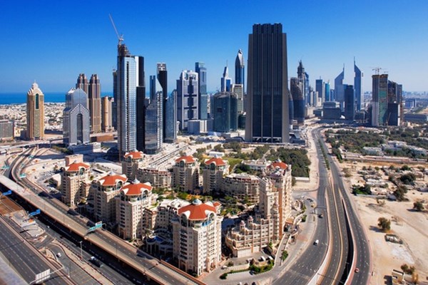 Dubai cấp visa cho người già để phát triển du lịch - Anh 1