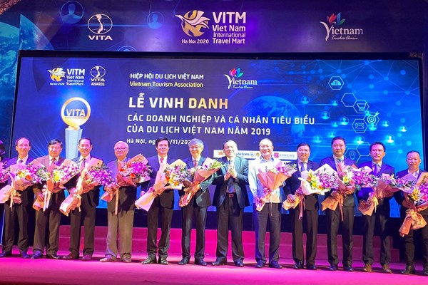 Vinh danh doanh nghiệp và cá nhân tiêu biểu của Du lịch Việt Nam - Anh 1