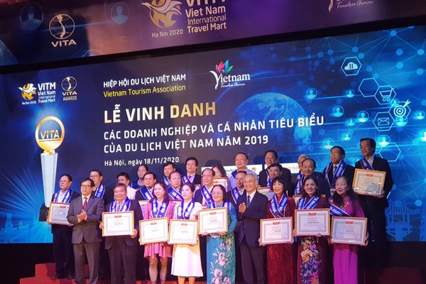 Vinh danh doanh nghiệp và cá nhân tiêu biểu của Du lịch Việt Nam - Anh 3