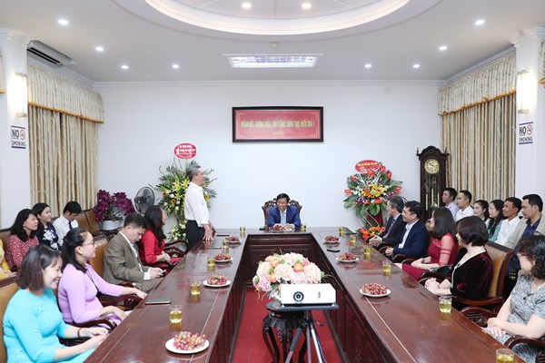 Lãnh đạo Bộ VHTTDL thăm, chúc mừng Ngày Nhà giáo Việt Nam - Anh 6