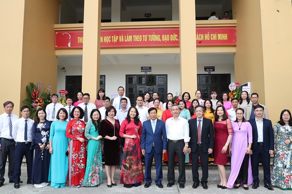 Lãnh đạo Bộ VHTTDL thăm, chúc mừng Ngày Nhà giáo Việt Nam - Anh 7