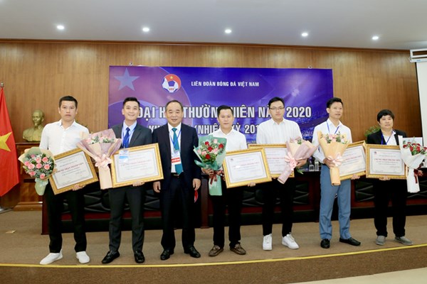 Ông Lê Văn Thành làm Phó Chủ tịch phụ trách tài chính VFF - Anh 2
