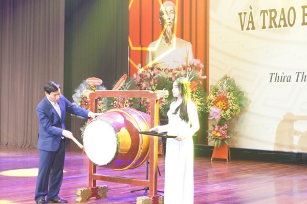 Bộ trưởng Nguyễn Ngọc Thiện dự lễ khai giảng Học viện Âm nhạc Huế - Anh 5