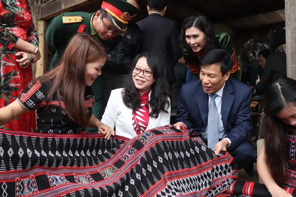 Ngày hội lớn của cộng đồng các dân tộc thiểu số Việt Nam - Anh 7