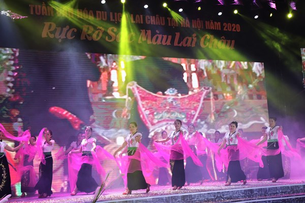 Tuần văn hóa, du lịch Lai Châu tại Hà Nội: Vẻ đẹp và màu sắc rực rỡ của Tây Bắc ở Hà Nội - Anh 7