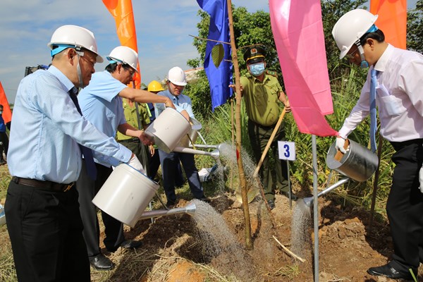Phó Thủ tướng  Thường trực Trương Hòa Bình dự lễ phát động Đề án trồng 10 triệu cây xanh - Anh 3