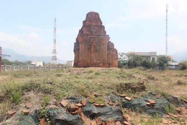 Ninh Thuận có hơn 30 di tích lịch sử, kiến trúc nghệ thuật xuống cấp nghiêm trọng - Anh 1