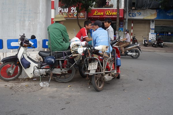 Thu hồi xe cũ nát ở Hà Nội, TP.HCM: Cần đồng bộ và mang tính khả thi - Anh 1