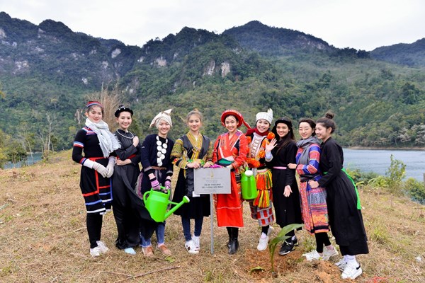 Tuyên Quang: 2.700 cây xanh được trồng mới tại hồ sinh thái Lâm Bình - Anh 1