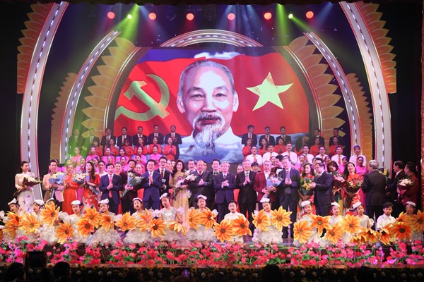 Nhà hát Ca múa nhạc Việt Nam: Xứng đáng là cánh chim đầu đàn - Anh 1