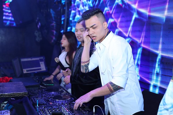 DJ Hoàng Anh xuất hiện ở vị trí giám khảo DJ Star - Anh 2