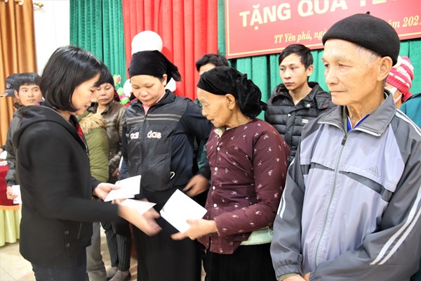 Báo Văn Hóa tặng quà Tết đồng bào nghèo huyện Bắc Mê, tỉnh Hà Giang - Anh 7