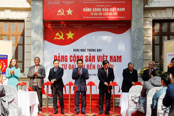 Hơn 200 hiện vật quan trọng tại trưng bày “ Đảng Cộng sản Việt Nam- Từ Đại hội đến Đại hội” - Anh 1