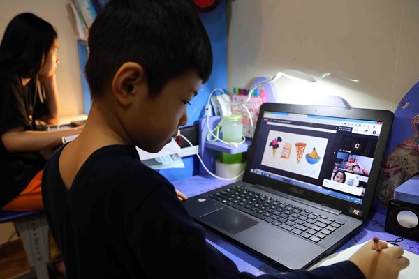 Hà Nội: Sẽ tổ chức dạy học trực tuyến trong thời gian phòng, chống dịch bệnh - Anh 1