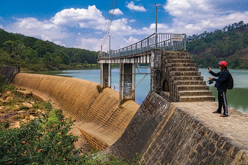 Khám phá thủy điện cổ nhất Việt Nam - Anh 2