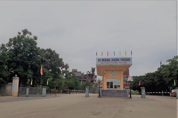 Quảng Nam: Cách ly hàng trăm công nhân tại nhà máy xi măng Xuân Thành - Anh 1