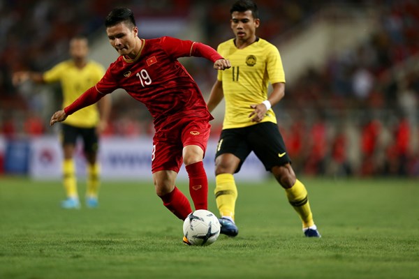 Bóng đá Việt Nam tập trung cho vòng loại World Cup: Cờ đã đến tay thì phải phất... - Anh 1