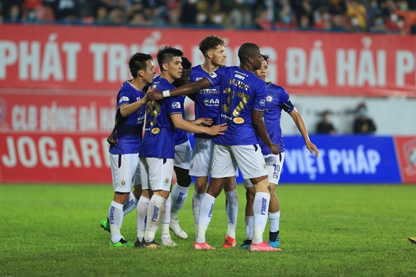 CLB Hà Nội có chiến thắng đầu tay trong ngày V.League 2021 trở lại - Anh 1