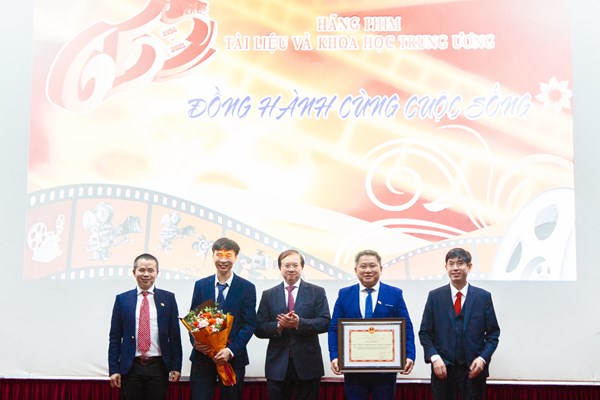 Điện ảnh Tài liệu Khoa học Việt Nam luôn đồng hành cùng lịch sử dân tộc - Anh 1