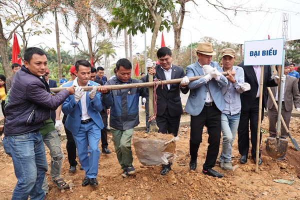 Kỷ niệm 90 năm Ngày thành lập Đoàn TNCS Hồ Chí Minh: Phát động trồng cây “Đời đời nhớ ơn Bác Hồ” - Anh 4