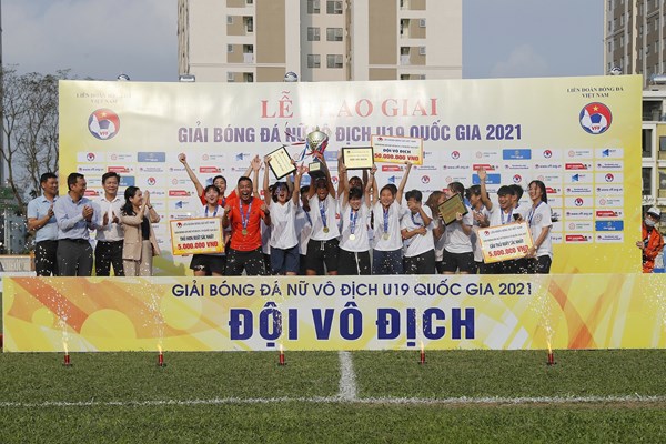 Than KSVN vô địch Giải bóng đá nữ U19 Quốc gia 2021 - Anh 1