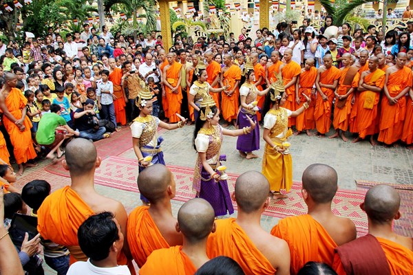 Thủ tướng gửi Thư chúc mừng đồng bào Khmer nhân dịp Tết Chôl Chnăm Thmây - Anh 1