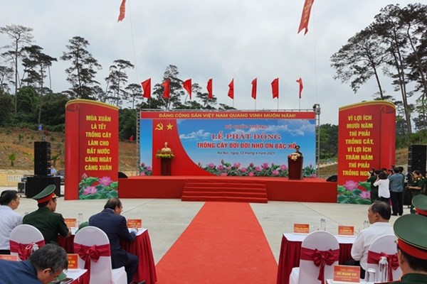 Chủ tịch nước Nguyễn Xuân Phúc dự Lễ phát động trồng cây tại Khu di tích lịch sử K9 - Anh 2