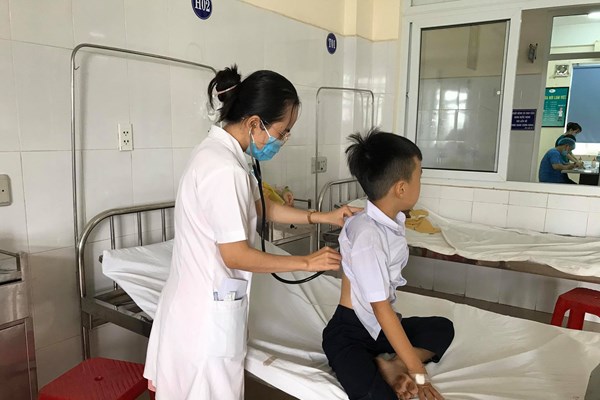 Đà Nẵng: 34 học sinh có biểu hiện ngộ độc thực phẩm - Anh 1
