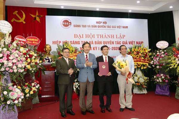Thành lập Hiệp hội sáng tạo và Bản quyền tác giả Việt Nam - Anh 1