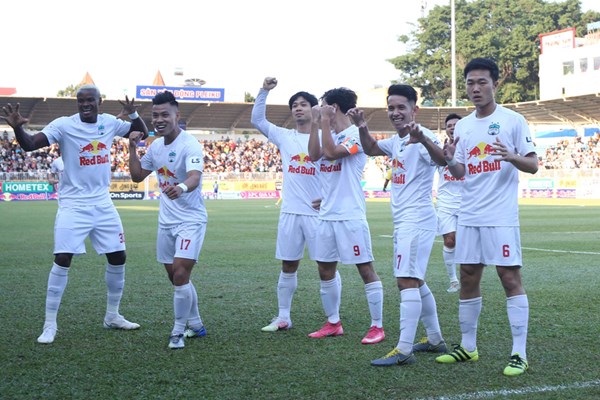 Vòng 10 V.League 2021: HAGL đánh bại CLB Hà Nội trên sân nhà - Anh 1
