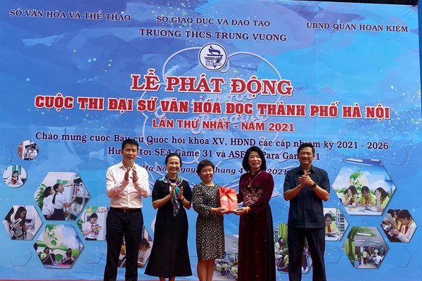 Phát động Cuộc thi Đại sứ văn hóa đọc thành phố Hà Nội năm 2021 - Anh 1