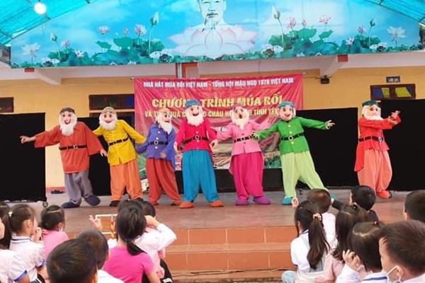 Nhà hát Múa rối Việt Nam biểu diễn phục vụ khán giả vùng cao - Anh 1